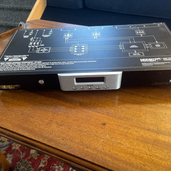 Monster power HTS 1600 Reference Home Theatre Power centre Surge Protector - Picture 1 of 5